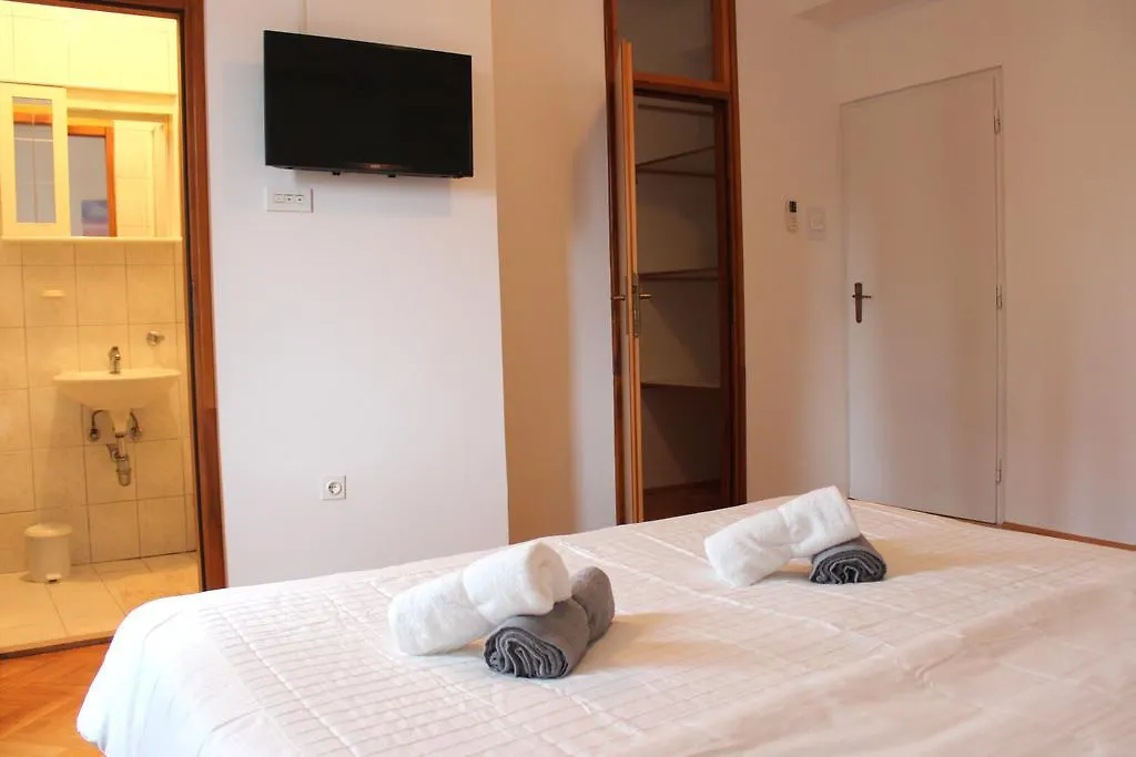 Apartment & Room'S Anni Guest house