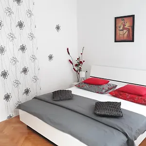 Guest house Miletic Near The Palace